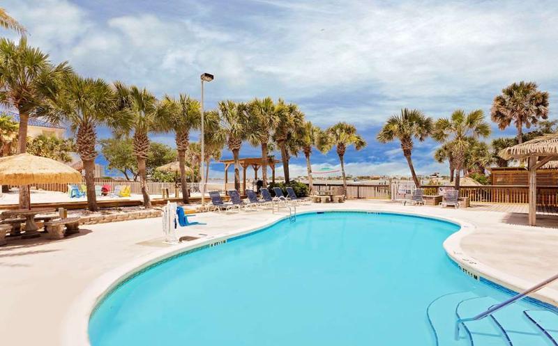 เซิร์ฟ แอนด์ แซนด์ โฮเต็ล Hotel เพนซาโคลาบีช ภายนอก รูปภาพ